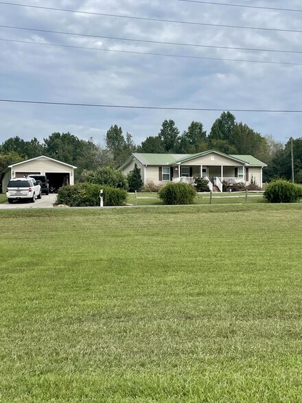 1085 Tucker School Rd, Cohutta, GA 30710