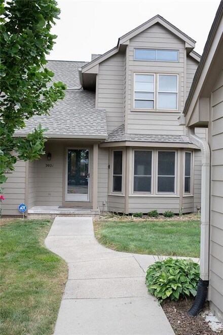 2021 Elm Cir, West Des Moines, IA 50265