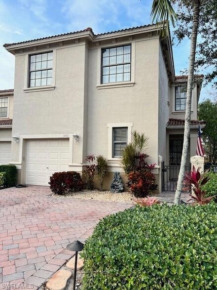 7492 Bristol Cir, Naples, FL 34120