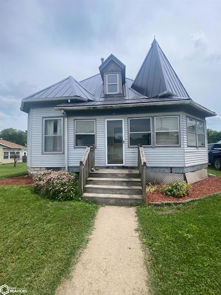 201 N Main St, Libertyville, IA 52567