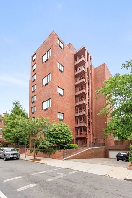 19 Chauncy St Unit 5B, Cambridge, MA 02138