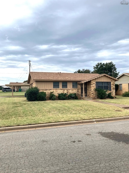 1300 Emma Dr, Iowa Park, TX 76367