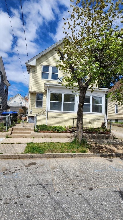 271 Vermont Ave, Providence, RI 02905