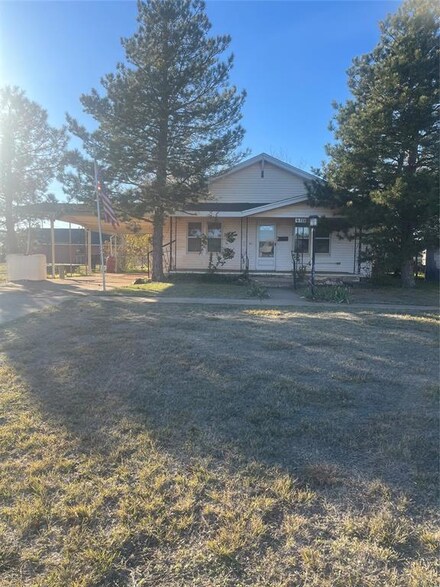 709 N Grady St, Altus, OK 73521