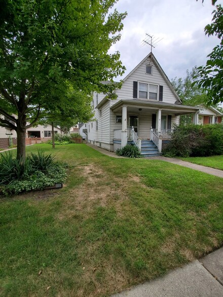 13343 S Commercial Ave, Chicago, IL 60633