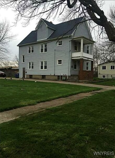 5658 Girard Ave, Niagara Falls, NY 14304