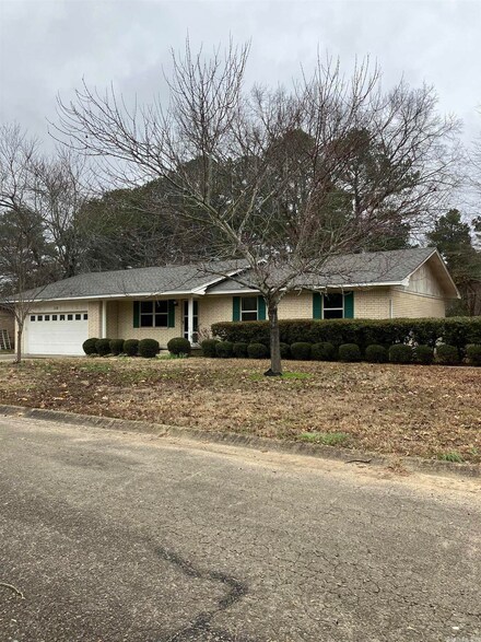110 Goff St, Beebe, AR 72012