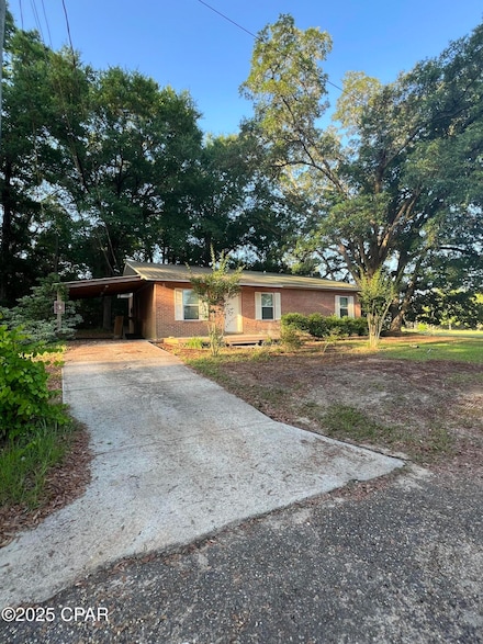 632 Hideaway Dr, Chipley, FL 32428
