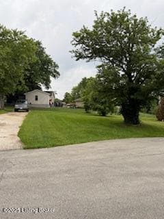 1606 Betances Ct, La Grange, KY 40031