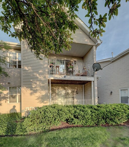 764 N Gary Ave Unit 110, Carol Stream, IL 60188