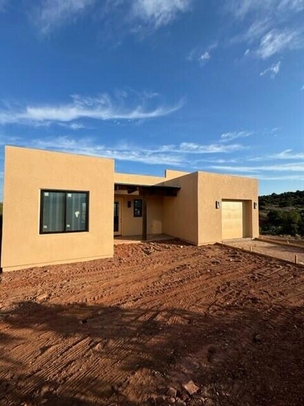 303 Moonlight Ridge Rd, Placitas, NM 87043