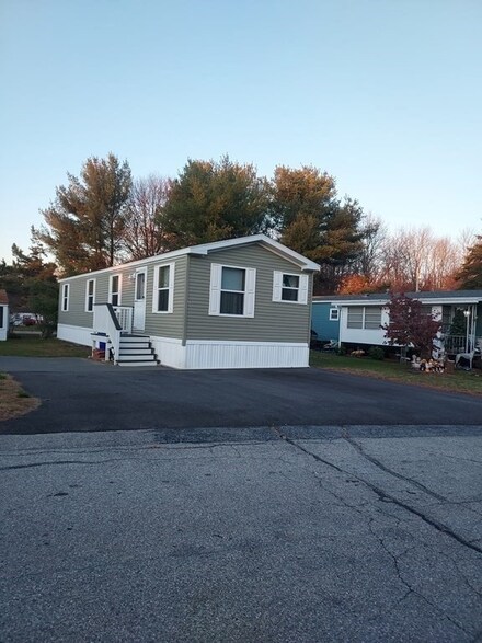 20 Hickory Rd, Taunton, MA 02780