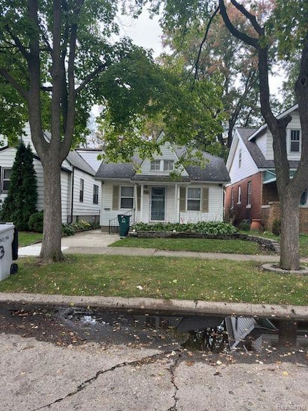 382 W Hayes Ave, Hazel Park, MI 48030