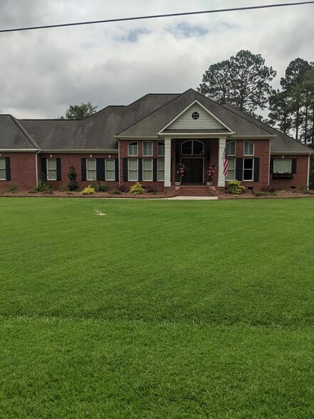4792 Forest Lake Dr W, Tifton, GA 31794