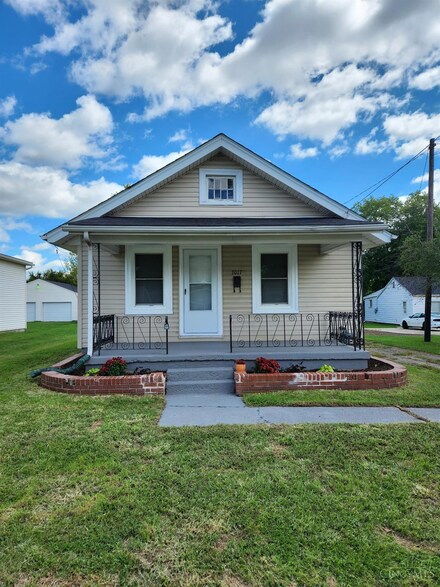 2017 Lamberton St, Middletown, OH 45044