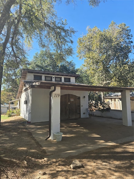 119 Snapper Ln, Mabank, TX 75156