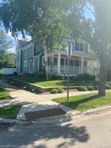 1588 Bennaville Ave, Birmingham, MI 48009