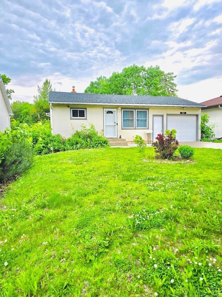 1267 Etna St, Saint Paul, MN 55106