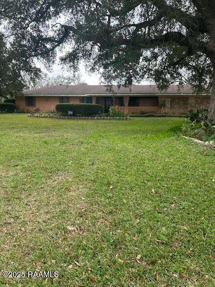 502 Garber Rd, Broussard, LA 70518