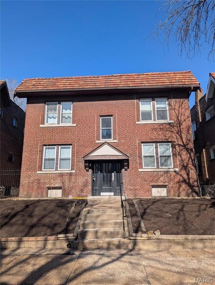 2039 Maury Ave, Saint Louis, MO 63110