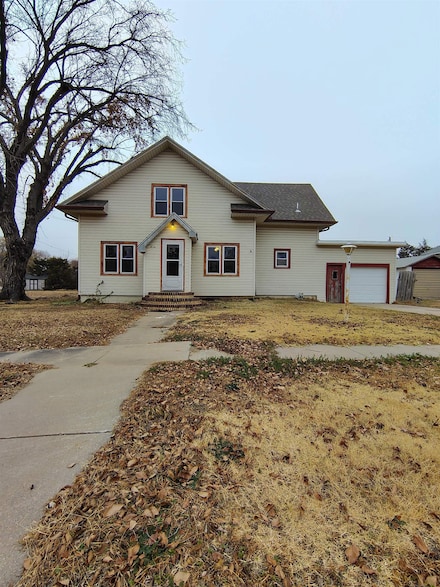 404 E Main St, Pretty Prairie, KS 67570