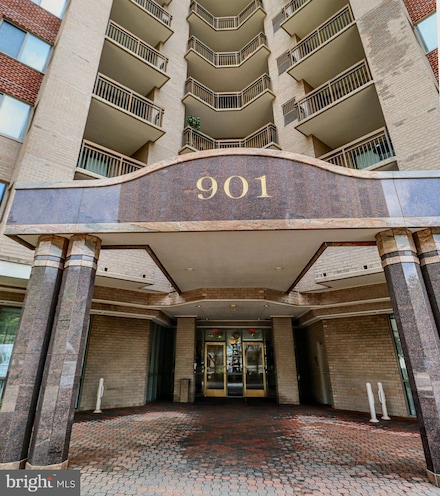 901 N Monroe St Unit 209, Arlington, VA 22201