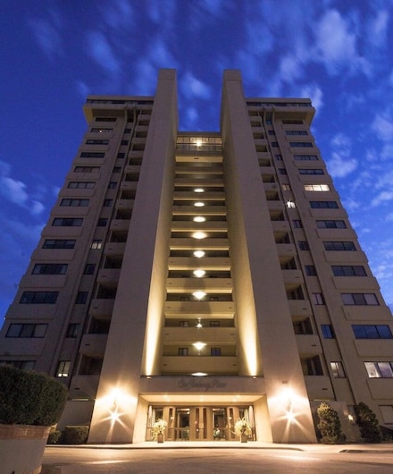 350 S John Q Hammons Pkwy Unit 11-B, Springfield, MO 65806