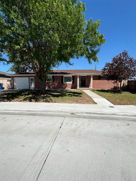2702 Fort St, Hays, KS 67601