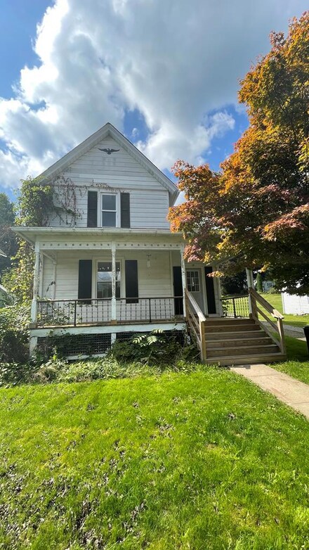 15 Orchard St, Towanda, PA 18848