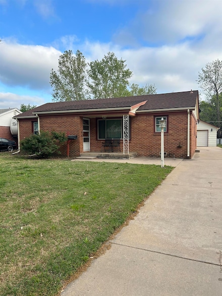207 Fager Dr, Haysville, KS 67060