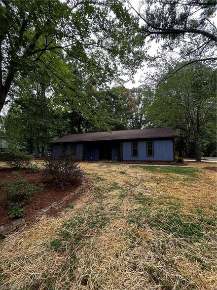 2527 Mount Salem Rd, Pfafftown, NC 27040