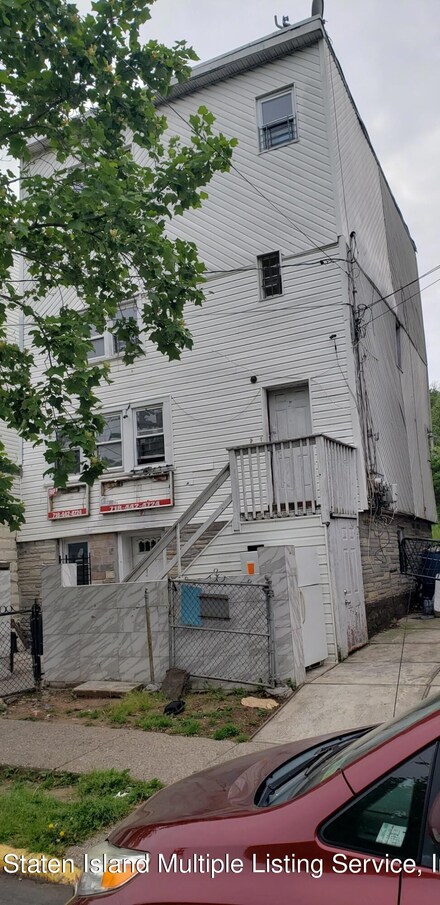 198 Gordon St, Staten Island, NY 10304