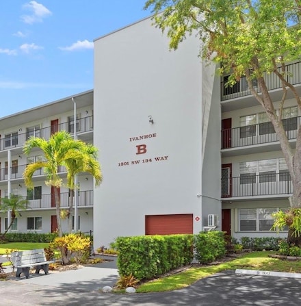 1301 SW 134th Way Unit B104, Pembroke Pines, FL 33027
