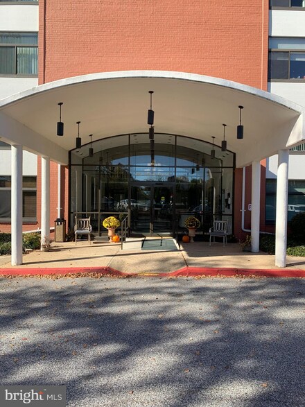 1 Smeton Place Unit 203, Towson, MD 21204