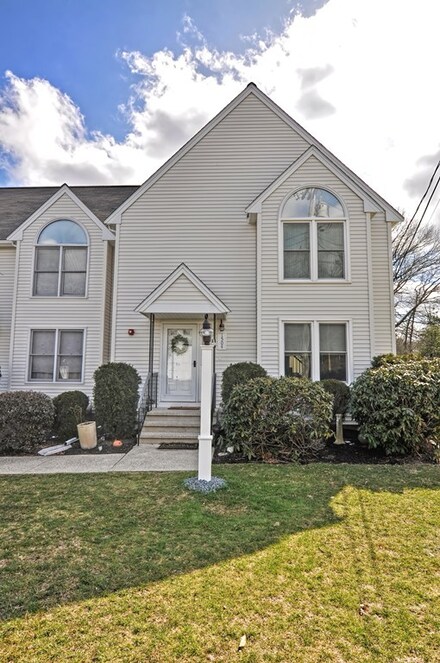 35 Pilgrim Village Rd Unit 1504, Taunton, MA 02780
