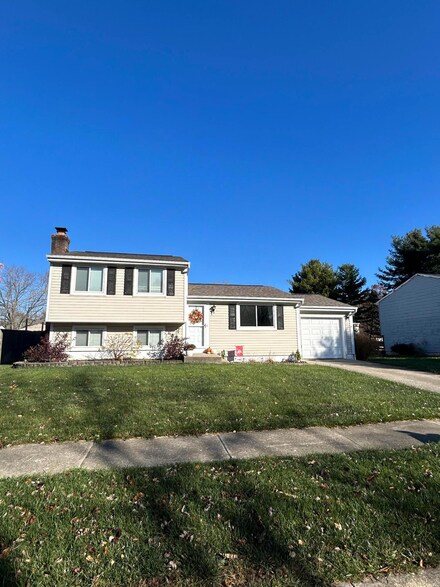 1890 Gallo Dr, Powell, OH 43065