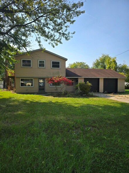 1914 Owosso Ave, Owosso, MI 48867
