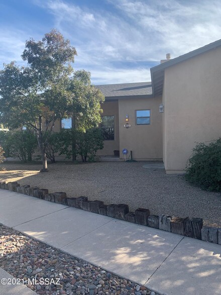 8652 E 26th Place, Tucson, AZ 85710