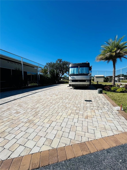 2738 Saint George Dr, Davenport, FL 33837