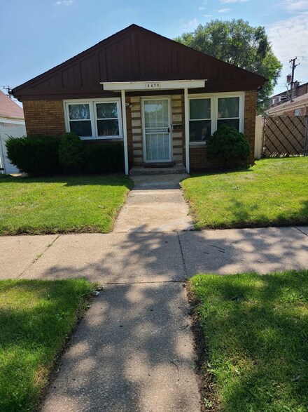 14439 S Hoxie Ave, Chicago, IL 60633