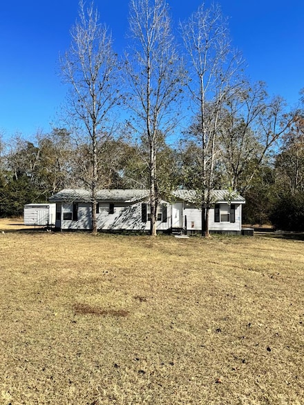 609 Bartlett Loop, Headland, AL 36345