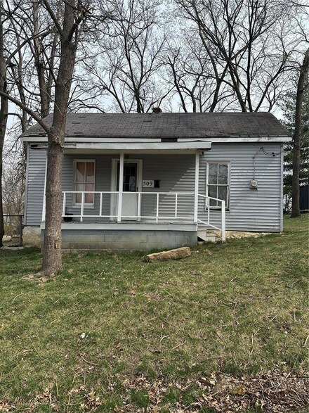 509 N 3rd St, de Soto, MO 63020