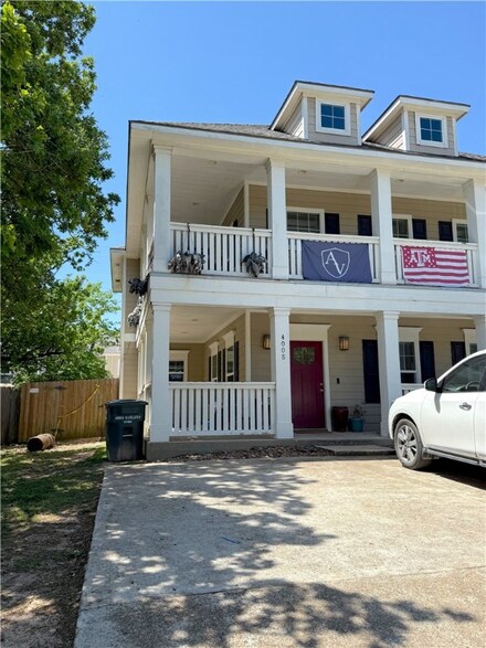 4008 Oaklawn St, Bryan, TX 77801