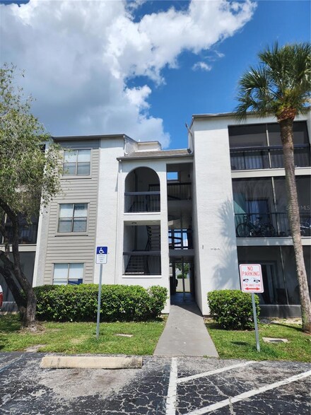 2030 Cascades Blvd Unit 305, Kissimmee, FL 34741