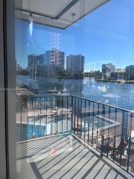 3113 S Ocean Dr Unit 701, Hallandale Beach, FL 33009