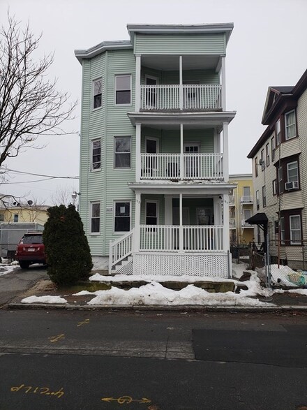 132 Walnut St Unit 134, Lawrence, MA 01841