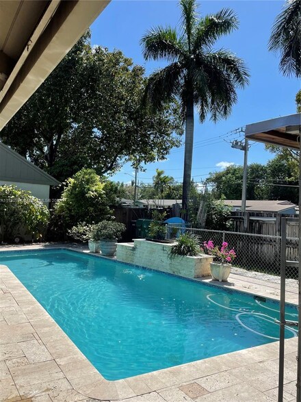 7550 SW 96th Ct, Miami, FL 33173