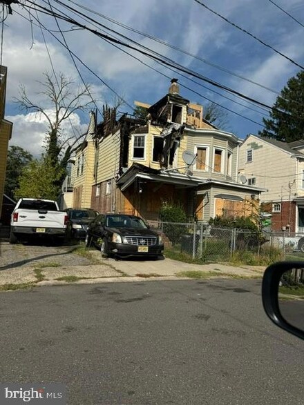 116 Oliver Ave, Trenton, NJ 08618