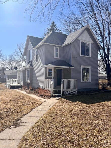 415 Irvin St, West Concord, MN 55985