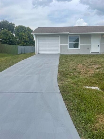 761 SW Swan Ave, Port Saint Lucie, FL 34983